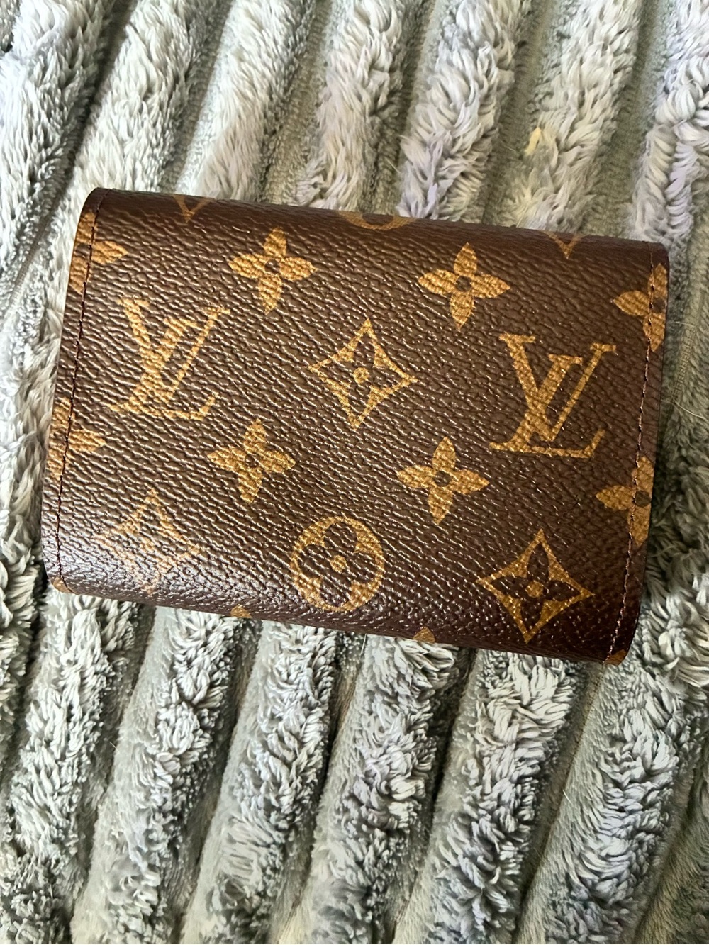 Louis Vuitton Monogram Canvas Wallet with Red lining - Picture 2 of 6